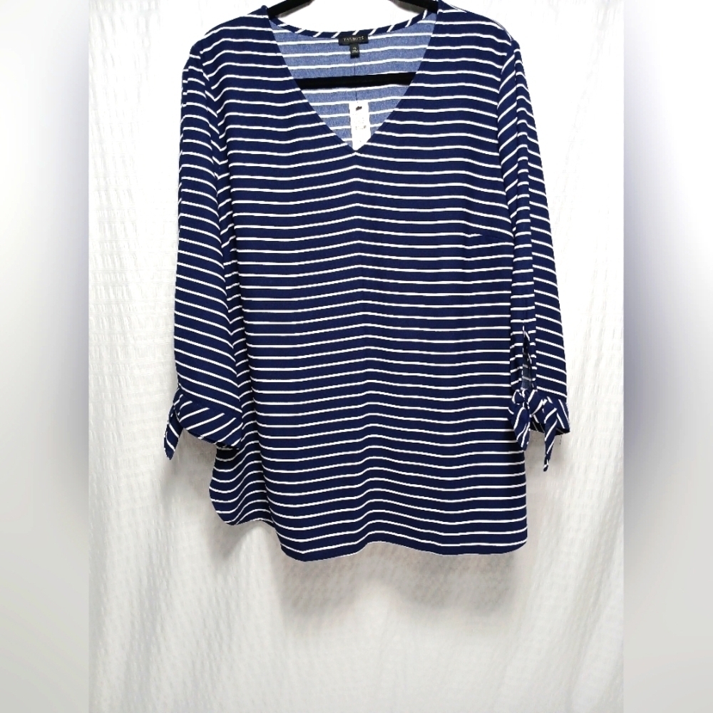 Talbots Ladies V Neck 3/4 Sleeve Blouse. Size XL NWT
